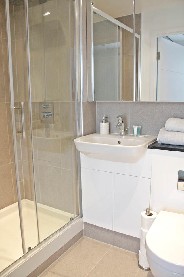 Serviced Apartments in Portobello Road. Modern with Balconies